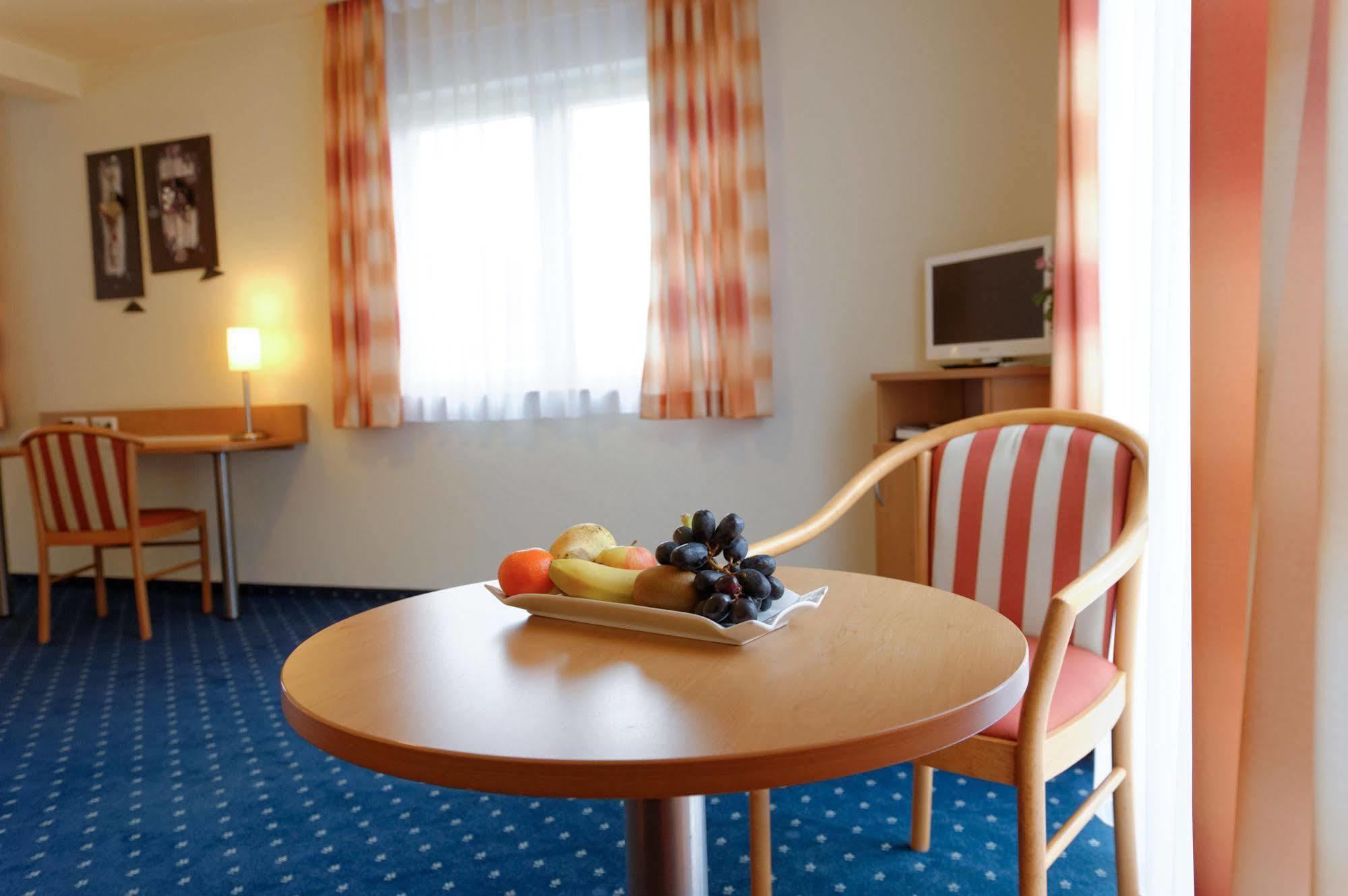 Hotel Restaurant Talblick Бад-Дитценбах Экстерьер фото